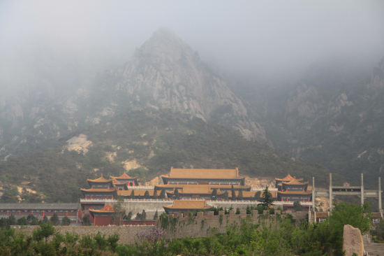 张永超)马亓山又名马鬐山,是山东原莒县马亓山风景区的一个组成部分