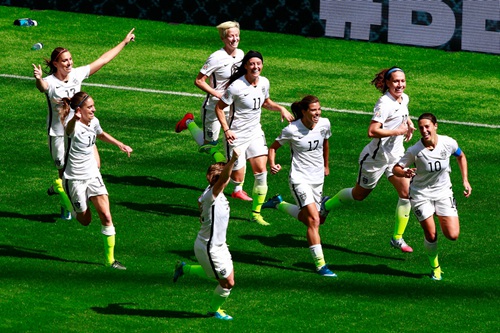 【图】2015女足世界杯:洛伊德12分钟上演帽子