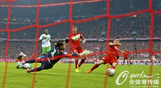 拜仁慕尼黑5-1胜沃尔夫斯堡 莱万多夫斯基9分