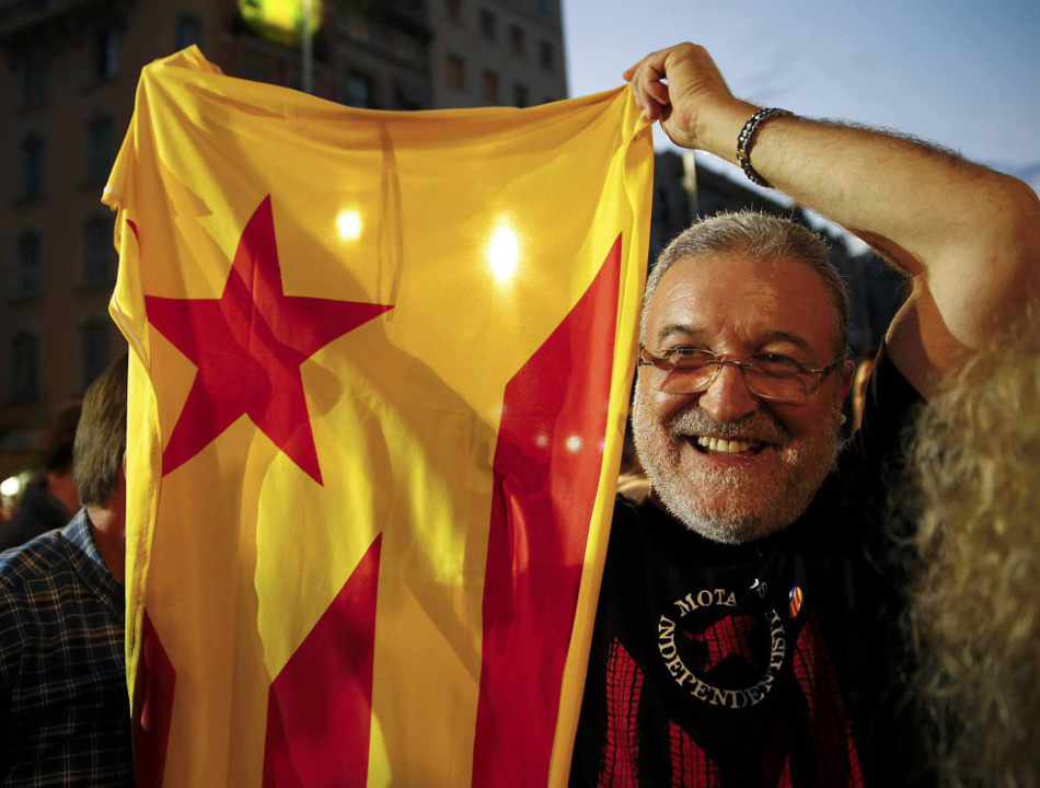 西班牙加泰罗尼亚地区选举分离派获胜(组图) -
