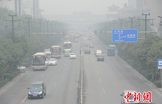 中国北方多地大雾弥漫 局地浓雾能见度不足200米（图）