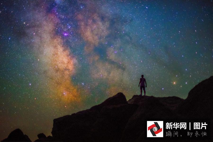 震撼！繽紛星空如彩色萬花筒（組圖）