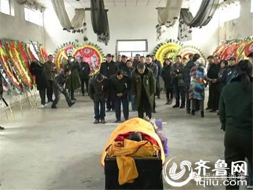 “感動中國”劉盛蘭追悼會在煙臺舉行 民眾冒雪送老人“最後一程”