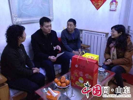 濟南：魏家莊街道麟祥街社區走訪慰問困難老黨員