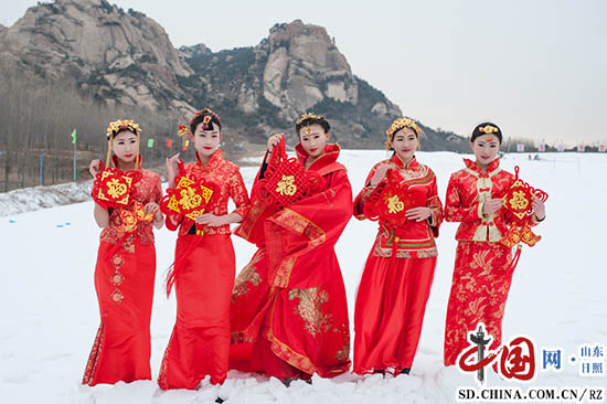 中国风•中国红 雪地人像贺新春(组图)