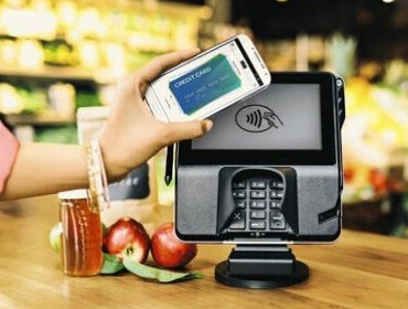 記者體驗Apple Pay  一秒即付款成功