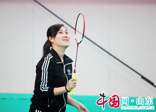 滨州市阳信县工商局举办“庆三八”羽毛球比赛