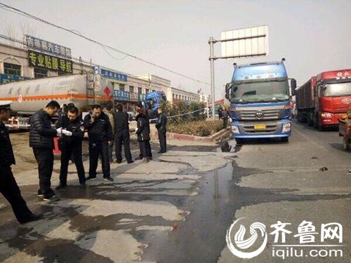 滨州博兴柳桥附近一工人焊接油罐车发生爆炸