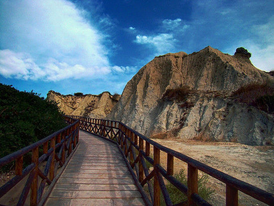 跟著“太陽的後裔”去旅遊  宋仲基撩妹景點攻略（組圖）