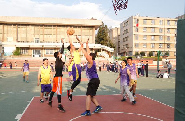 云南农大附中举行第三届“教工杯”篮球赛