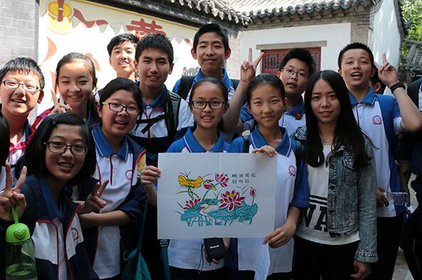 初一年級組織學生參觀楊家埠、濰坊植物園