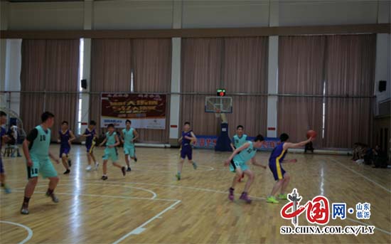 臨沂市第六屆運動會少年兒童組籃球賽火熱進行中