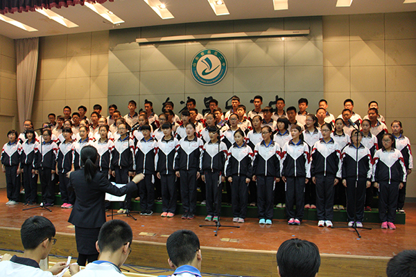 昌乐二中初二年级举行班级合唱比赛