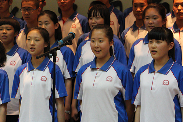 昌乐二中初二年级举行班级合唱比赛