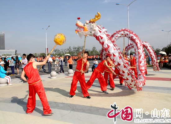 當端午遇上高考結束 “粽”情嗨翻泰安方特（組圖）