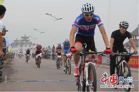 莒南环天马岛全国自行车邀请赛举办 600余名运动员参加比赛
