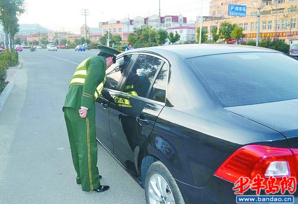 青島女嬰被鎖車內 經搶救未能留住生命（組圖）