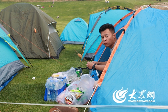 日照白鹭湾首届帐篷节 篝火晚会载歌载舞