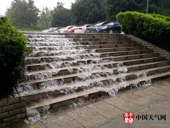 淮河流域等遭強降雨 10省份大暴雨