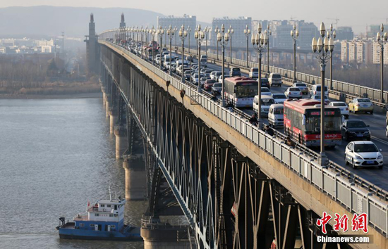 南京长江大桥进行封闭维修27个月 总投资10.9亿(组图)