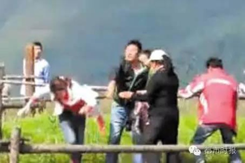 少女麗江旅遊遭打:遇騙局維權 遭馬幫毆打恐嚇