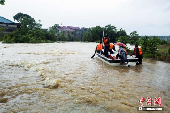 近百河流超警戒 