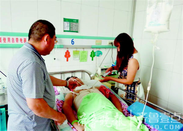 山东枣庄凌晨车祸瞬间 7个月身孕妈妈用生命护住8岁女儿