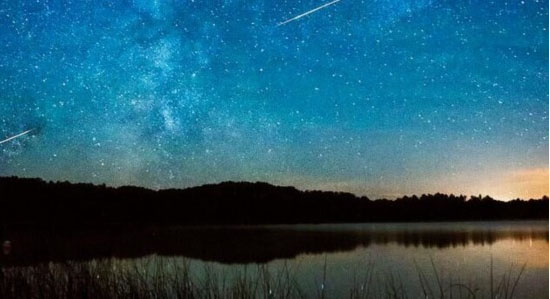 水瓶座流星雨降臨夜空 少女們準備好了嗎