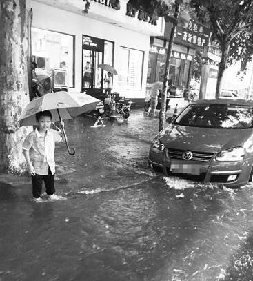 昨日臨沂再遇強降雨 暴雨橙色預警又“來襲”