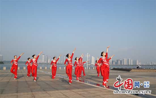 河东区举行庆建党95周年中老年文体健身展演活动