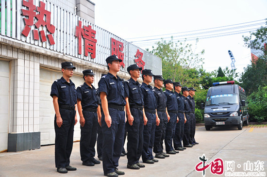 滨州：夏练三伏如火如荼 滨城特巡警掀起夏季训练热潮