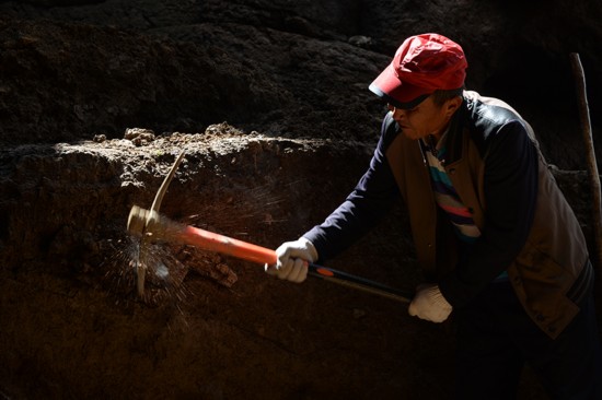 新疆吉木乃縣發現一萬年前古人類活動遺跡