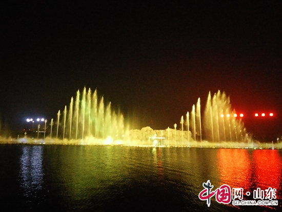 拍客濱州：華美絢爛噴泉燈光秀 週五晚相約中海