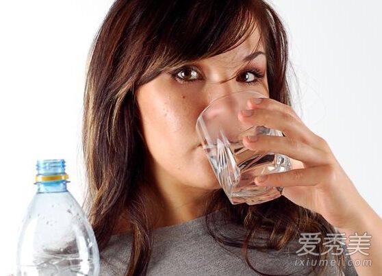 喝錯水損身體 這5種水當心會拉低健康值