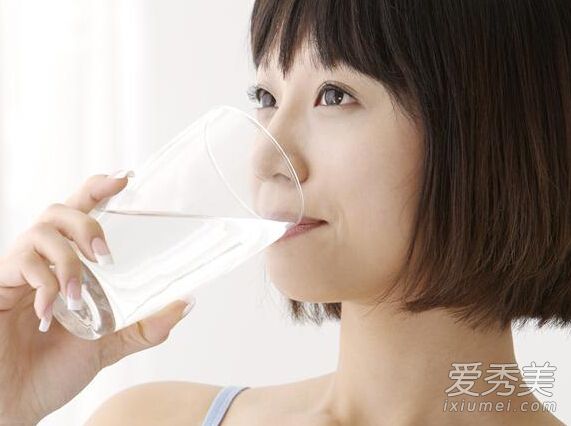 喝錯水損身體 這5種水當心會拉低健康值