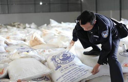 安徽摧毀白糖走私集團 抓獲嫌疑人14名涉案1.3億（圖）