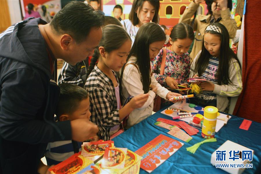 中国儿童戏剧亮相乌兰巴托国家话剧院（组图）
