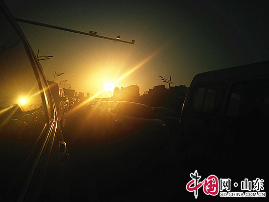 拍客濱州：時鐘不停走著 夕陽伴著歸途