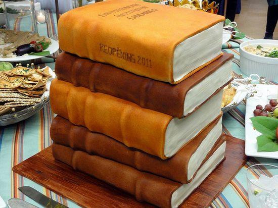创意“书本蛋糕” 讨厌读书就啃了它们吧！