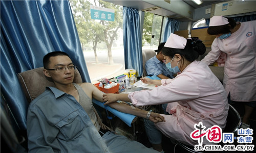 胜利发电厂职工积极参加应急献血活动（图）