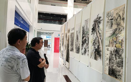 中韩艺术交流书画大展山东10人作品归国汇报展在济南开幕（组图）