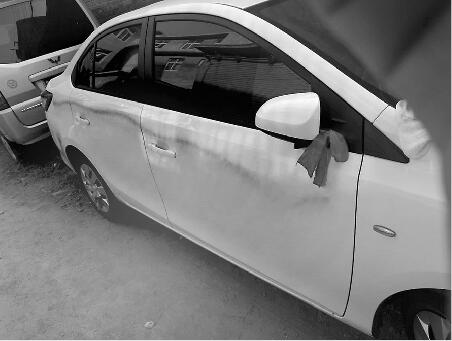 濟南一夜間九輛私家車被噴紅油漆 車主們均已報警