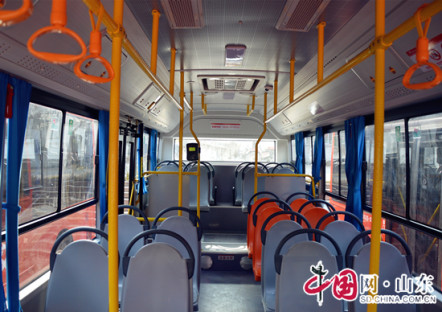 临淄区14辆52路电动公交车投入使用 集约化运营正式启动（组图）