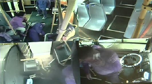 監控顯示，見乘客暈倒，公交司機撥打急救電話。