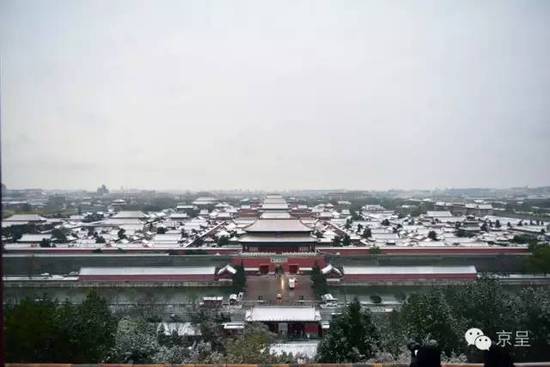北京初雪 天亮说你好!