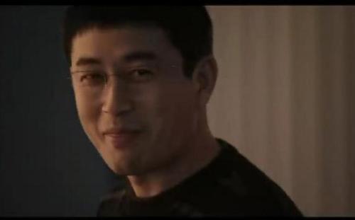 在《案发现场》里扮演萌帅的刑警队队长陈冰