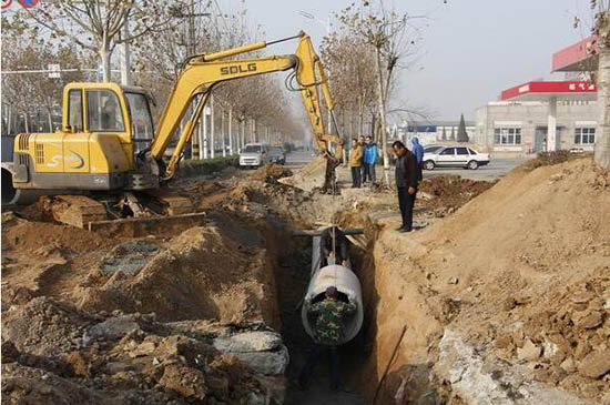 臨沂市排水處有效解決沂州路南段排水緩慢問題