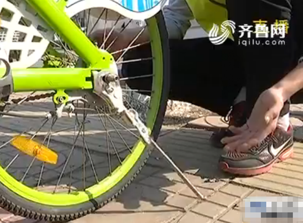 丟失彈簧的公共自行車 (視頻截圖）