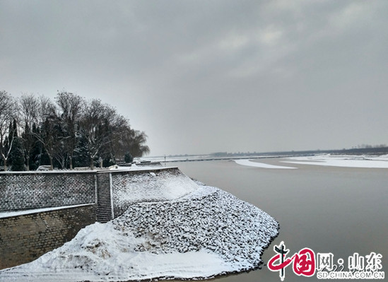 滨州：雪后黄河 天然水墨