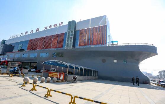 濟南一大樓酷似巨型“輪船” 市民調侃為“陸上巨輪”